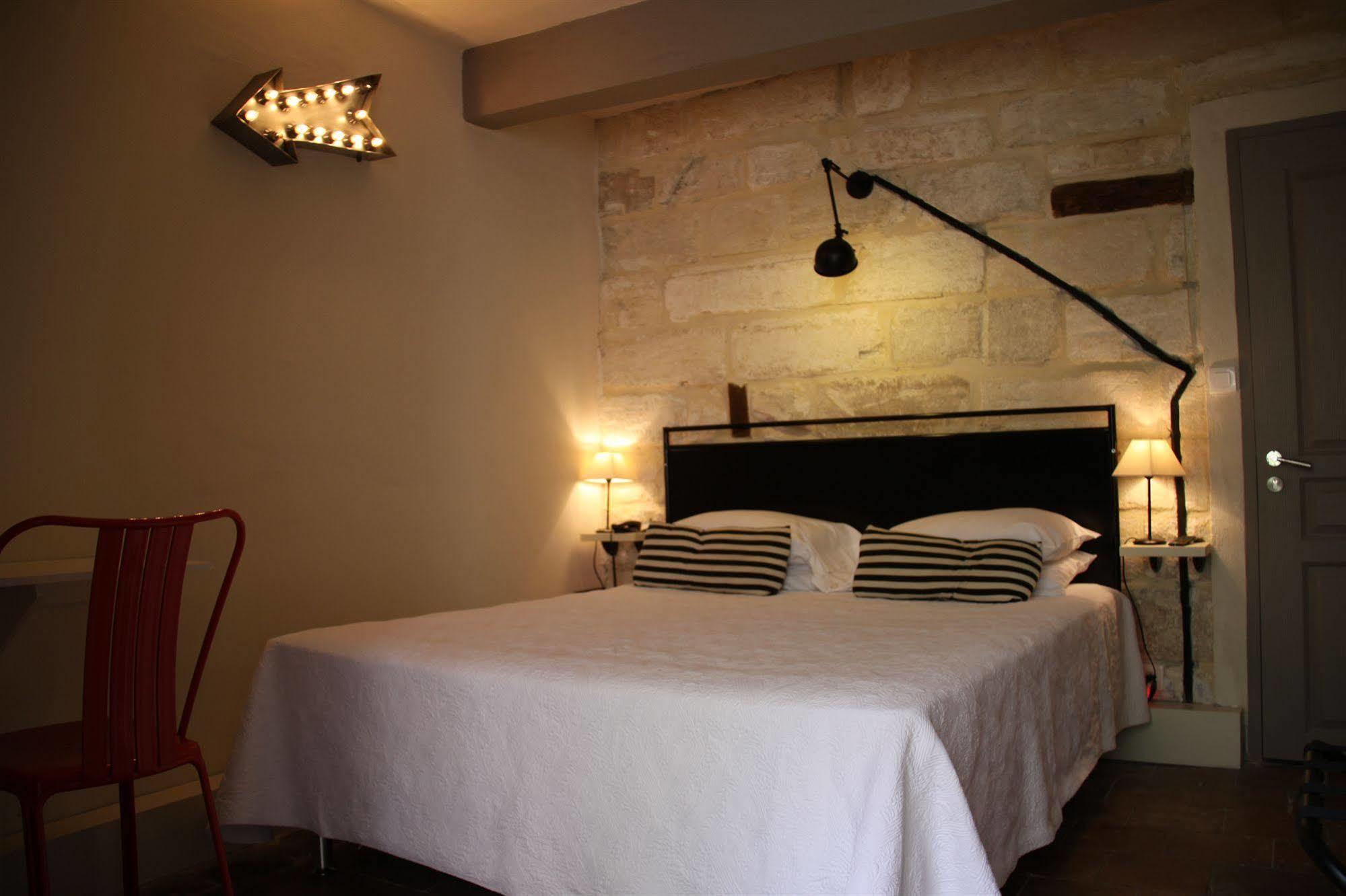 Hotel De L'Atelier Villeneuve-lès-Avignon Exterior foto