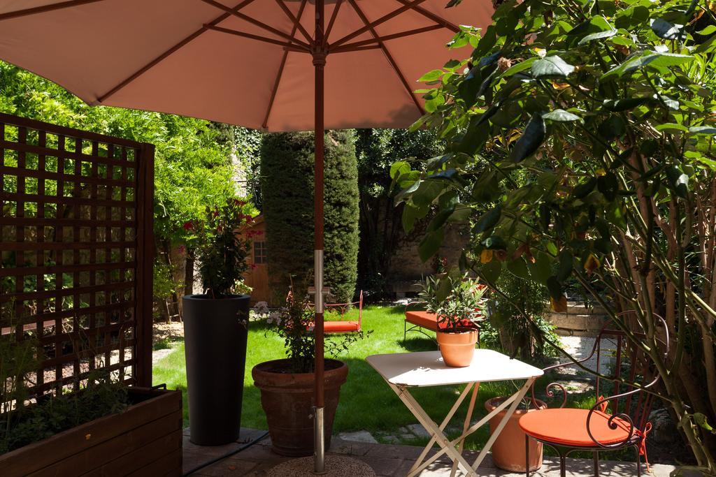 Hotel De L'Atelier Villeneuve-lès-Avignon Habitación foto